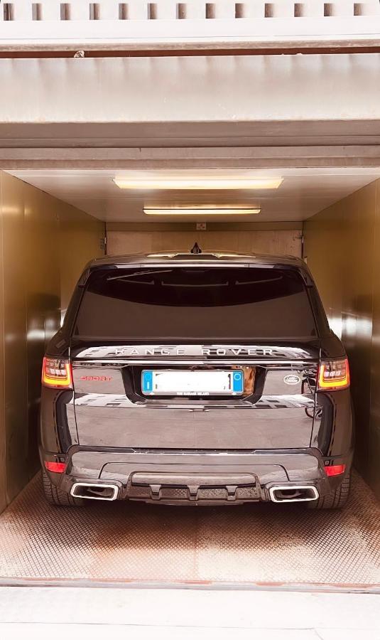 The Boutique Houses - Iconic Suite In Galleria Duomo With Private Parking Milán Exterior foto
