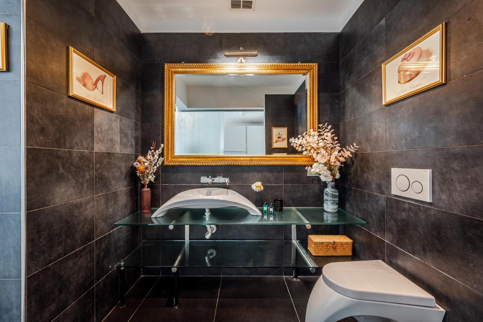 The Boutique Houses - Iconic Suite In Galleria Duomo With Private Parking Milán Exterior foto